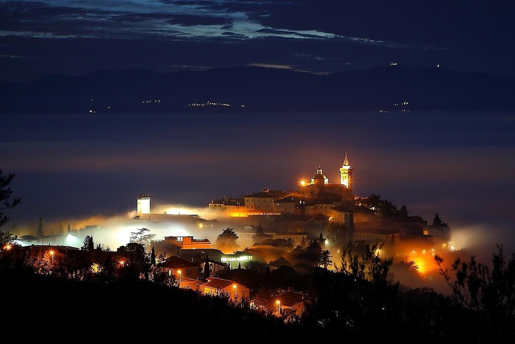 Residenza Sant'Emiliano Otel Trevi Dış mekan fotoğraf