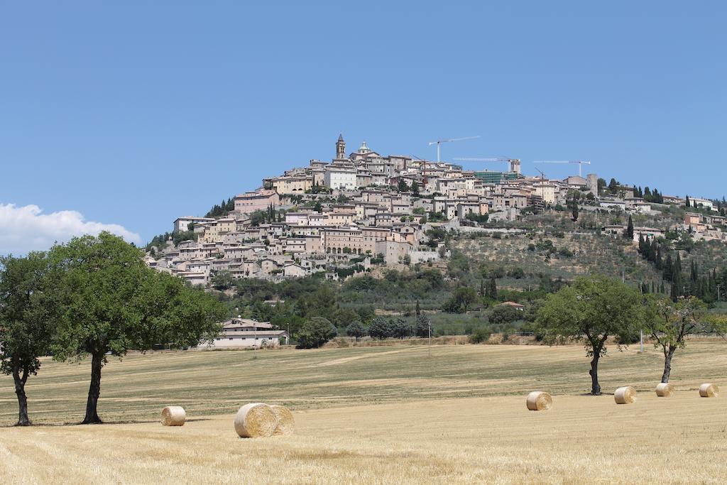 Residenza Sant'Emiliano Otel Trevi Dış mekan fotoğraf